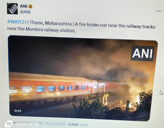 मुंब्रा रेलवे स्टेशन के निकट रेलवे ट्रैक के पास लगी आग